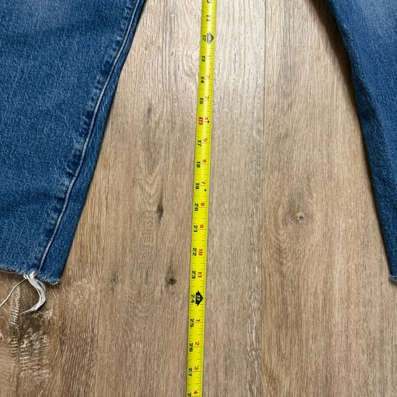 Levis Jeans Women Size 28 Blue Demin Wedgie Straight Cotton Medium Wash Raw Hem - Picture 6 of 16